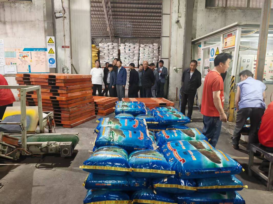 陈凤龙金甲益祥集团一一高端水产饲料厂